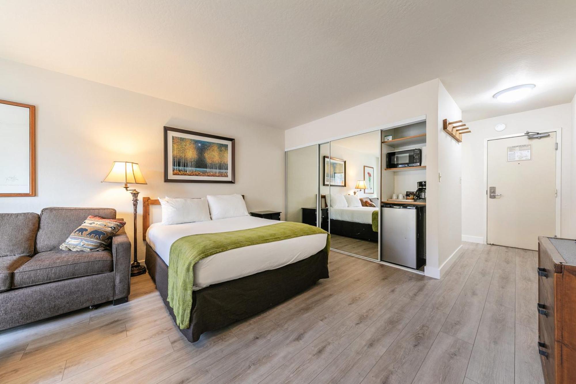 King 2nd Floor #234 At Donner Village